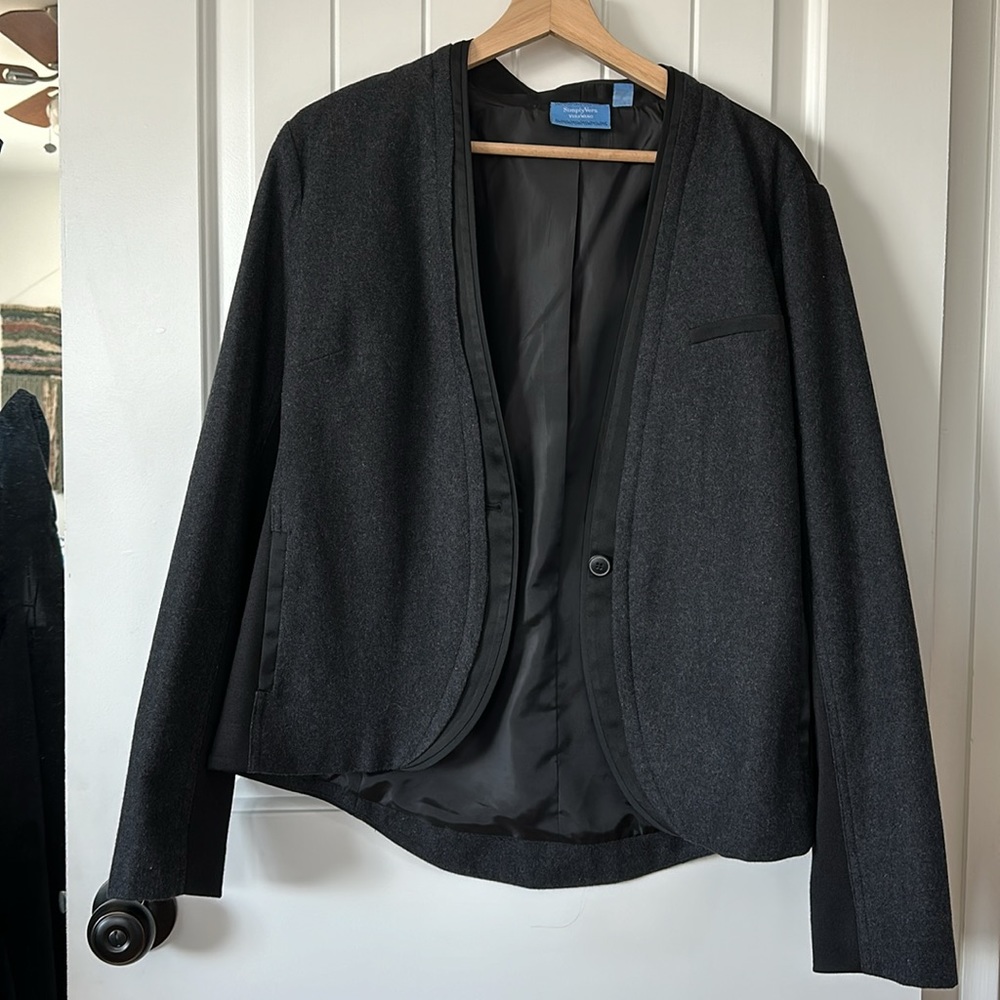 Dress jacket, black and gray, size Large
